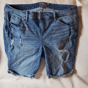 Torrid Light Wash Vintage Stretch Distressed Bermuda Short Size 16